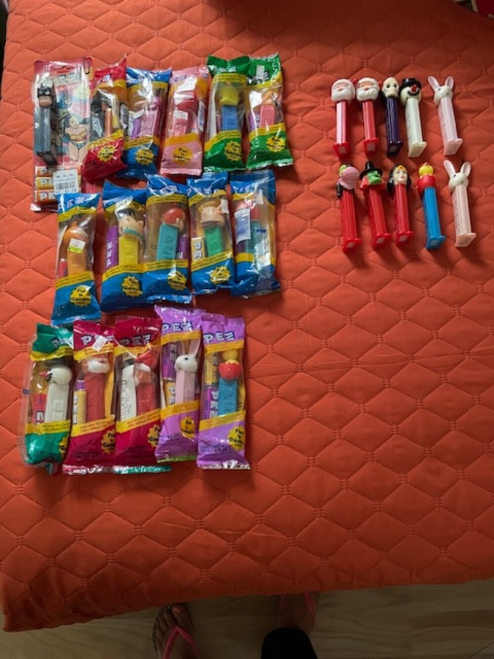Vintage PEZ Dispensers, 26 / lot
